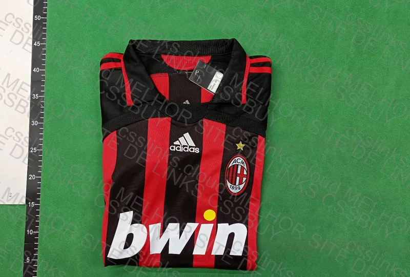 Kaká Retro Milan T-Shirt 2