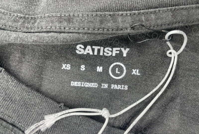 Camiseta Satisfy