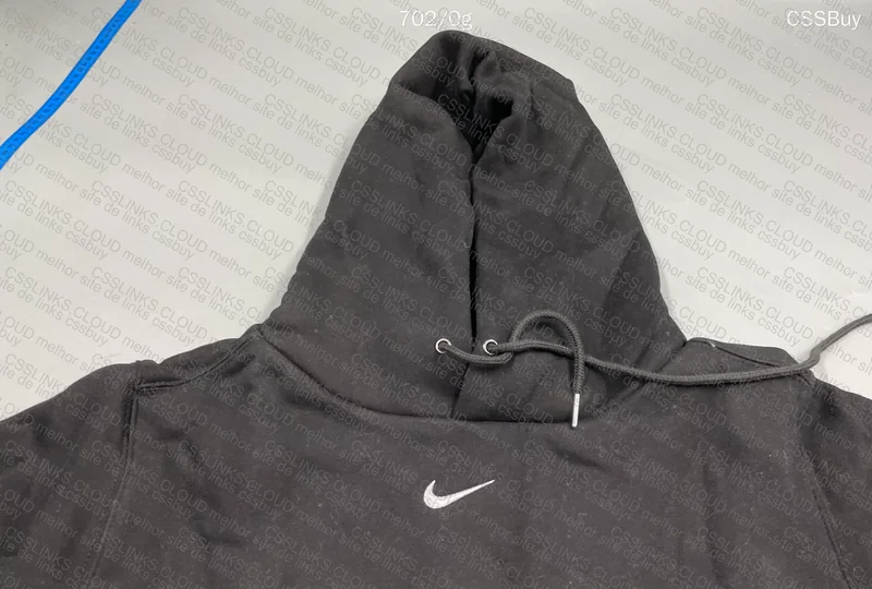 Stussy T-Shirt, EE Shorts, Mini Swoosh Hoodie