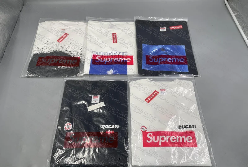 Supreme T-Shirt