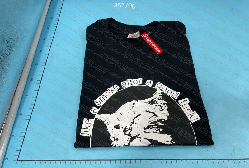 Supreme T-Shirt 3