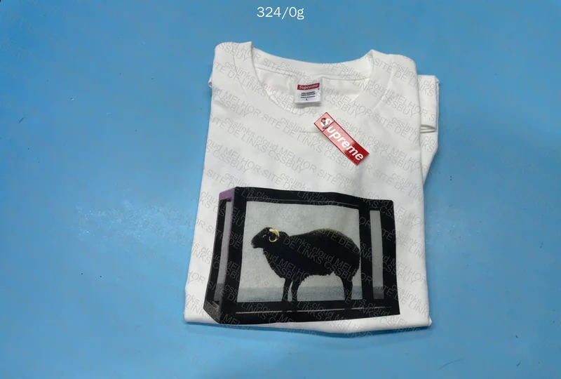 Supreme T-Shirt