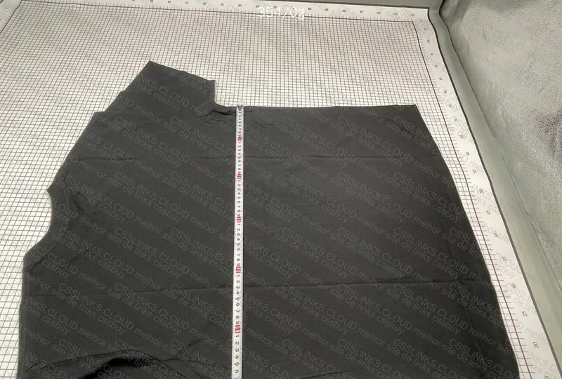 Black Supreme T-Shirt with Measurements - Help 6