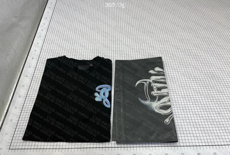 Synah World T-shirt