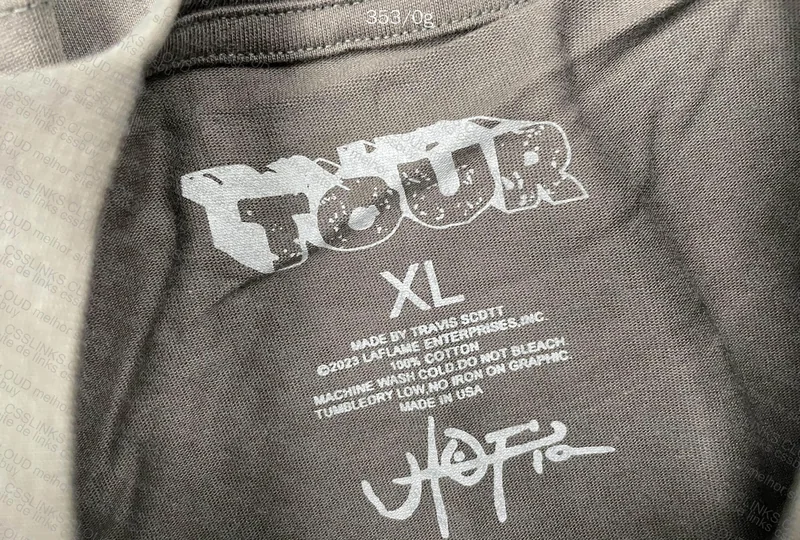 Travis T-shirt Damaged? 3