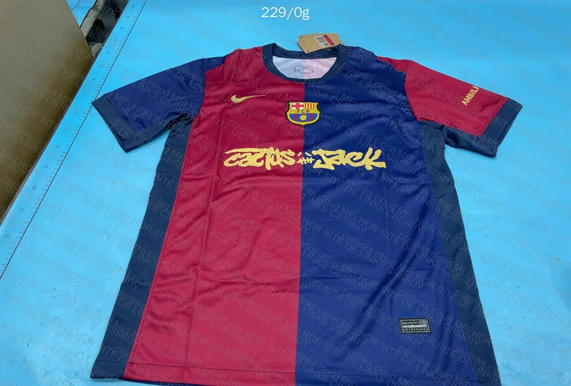 Travis x Barcelona T-Shirt 4
