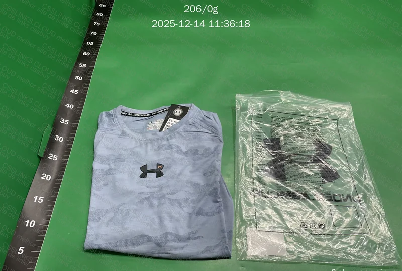 UNDER T-Shirt