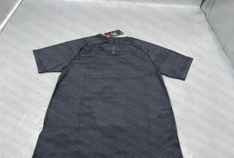 Under Armour T-Shirt 6