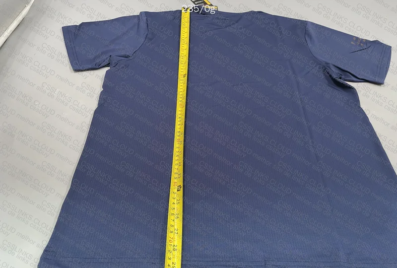 Black/Blue Under Armour T-Shirt with Measurements 3
