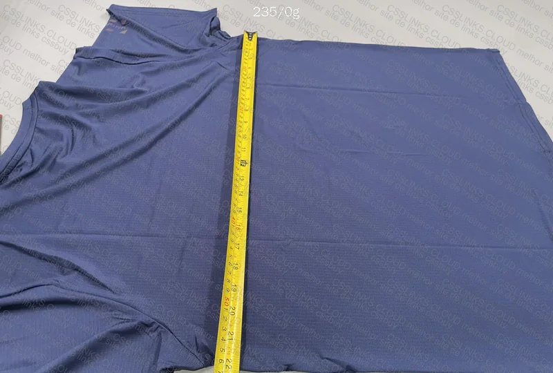 Black/Blue Under Armour T-Shirt with Measurements 5