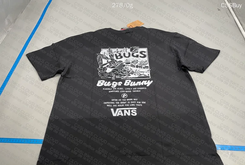 Vans "Bugs Bunny" T-Shirt 3