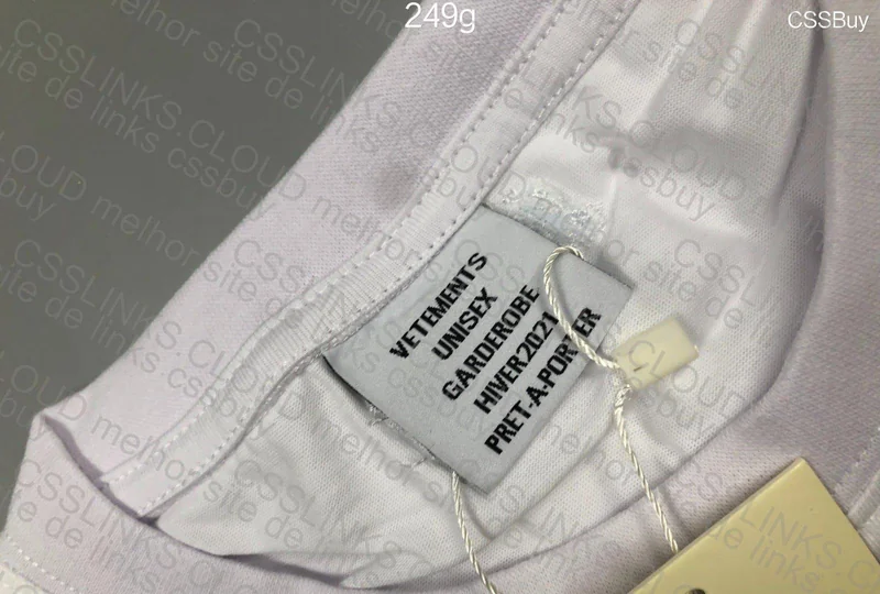 VETEMENTS T-Shirt 5