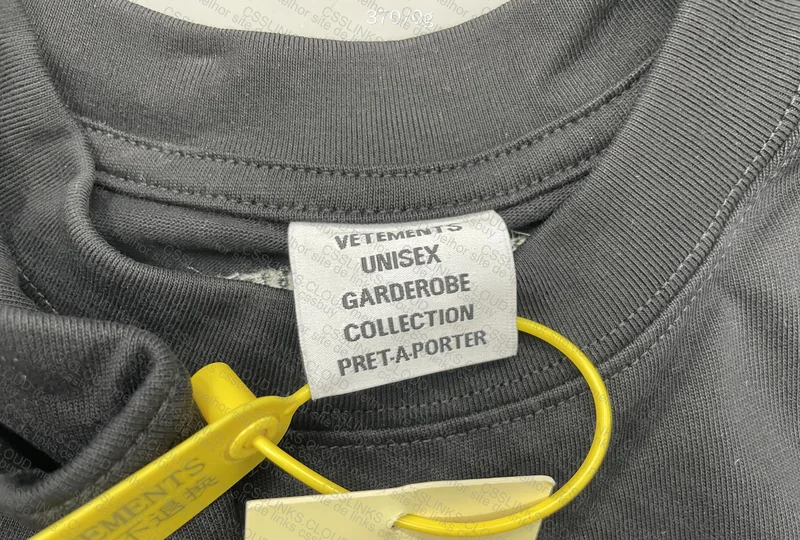 Vetements T-Shirt 3