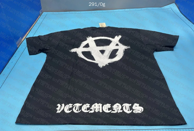 Vetements T-Shirt 6