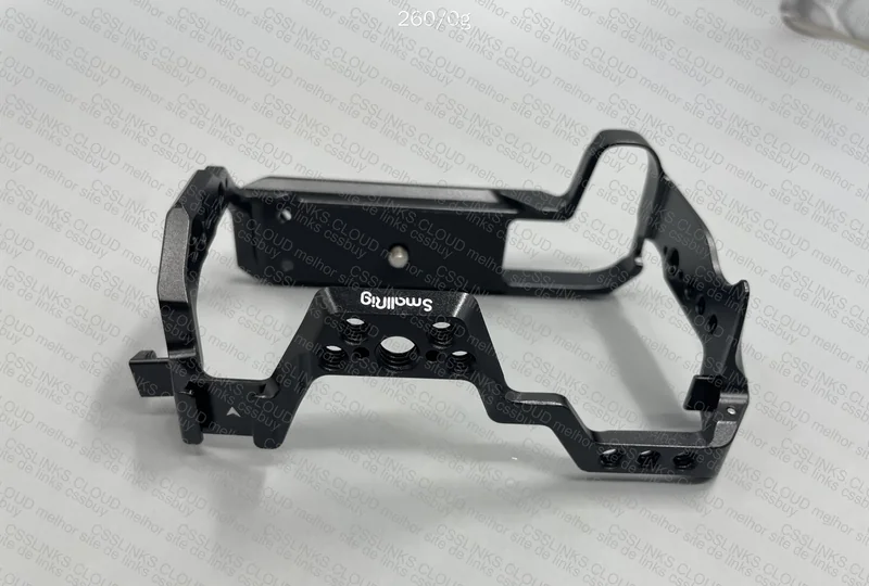 Canon R8 smallrig cage + cheese plate 2