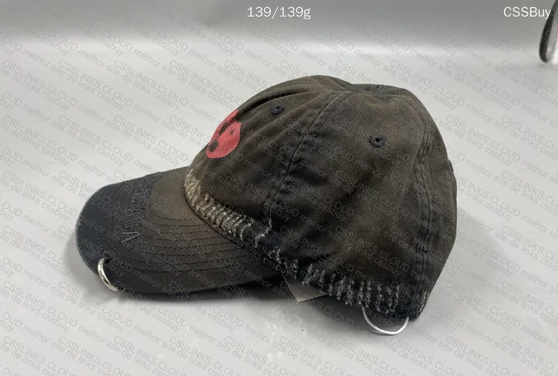 CAP BALENCIAGA I <3 3