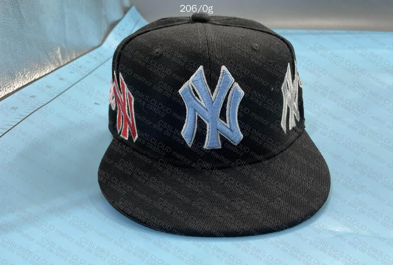 cap new era X supreme 3