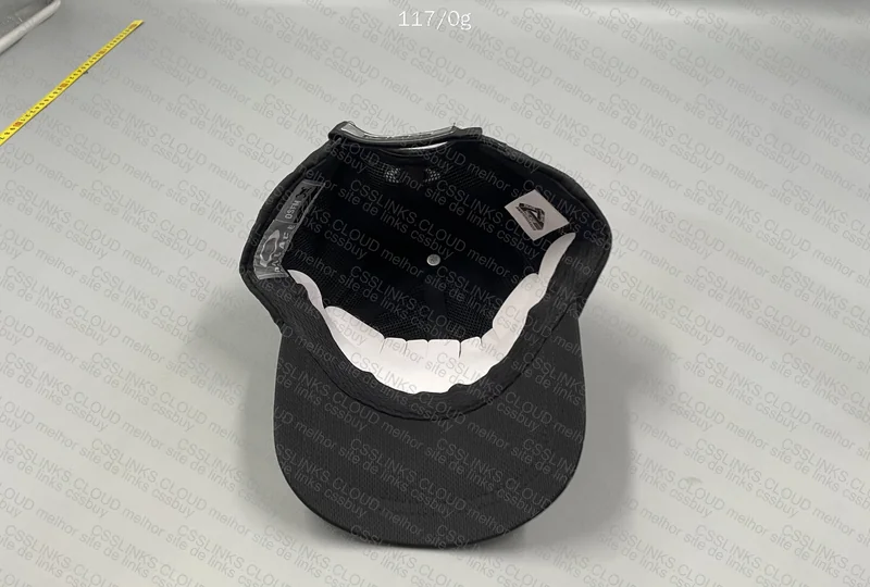 cap Oakley x Palace 3