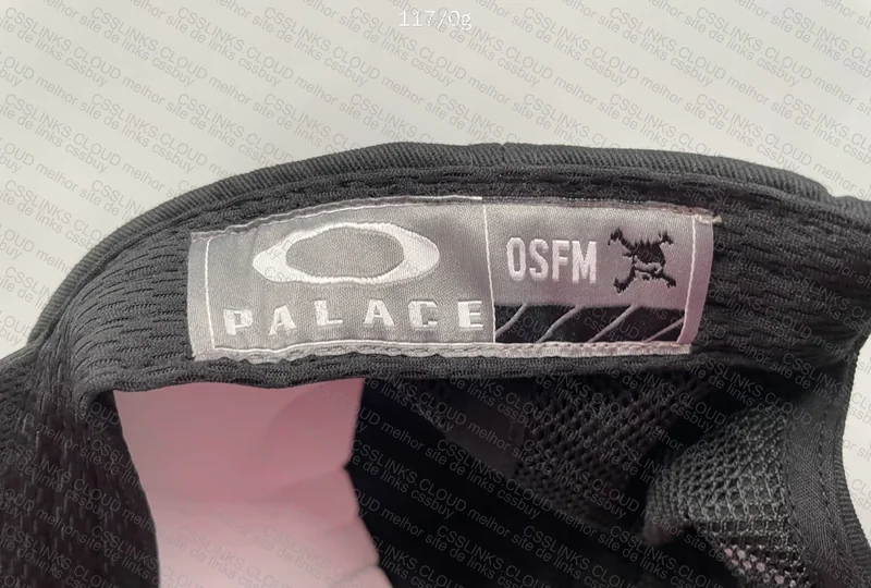 cap Oakley x Palace 4