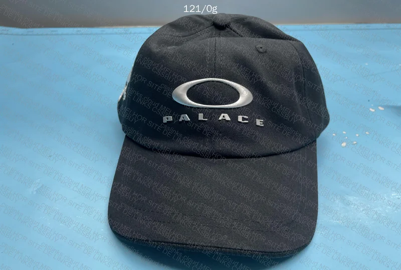 Cap Oakley x Palace