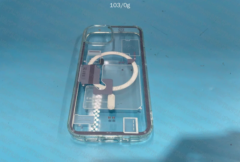 Spigen Silicone iPhone 13 Cover 2