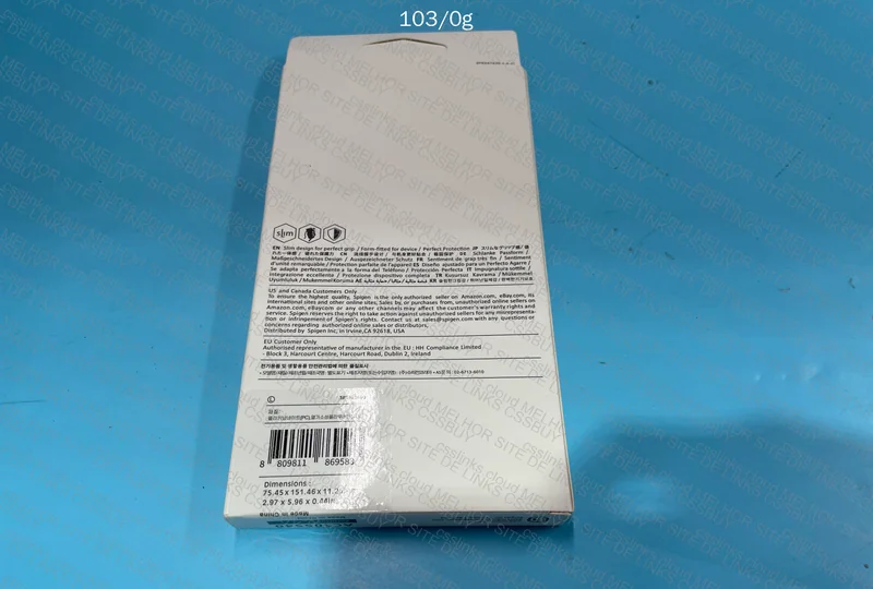 Spigen Silicone iPhone 13 Cover 3