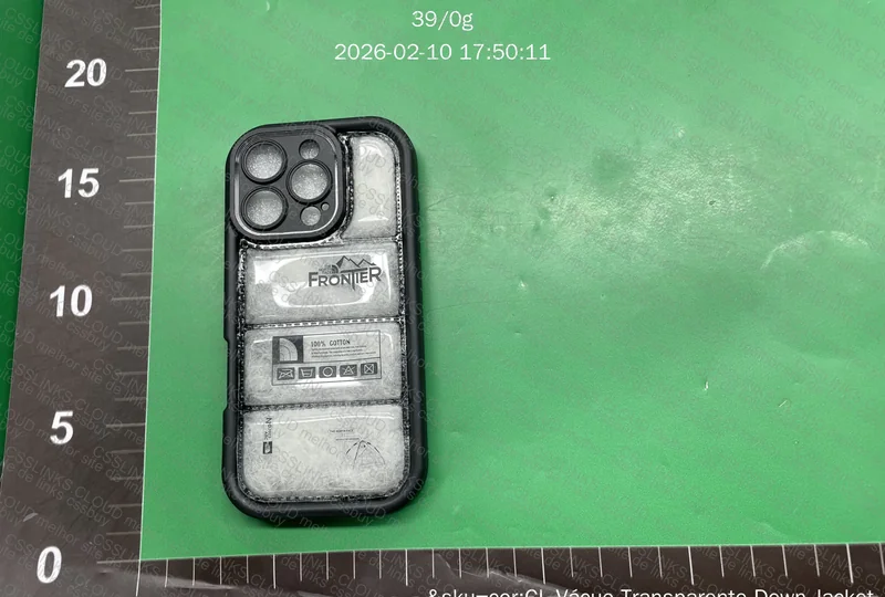 Capas TNF x BAPE para Iphone 16pro