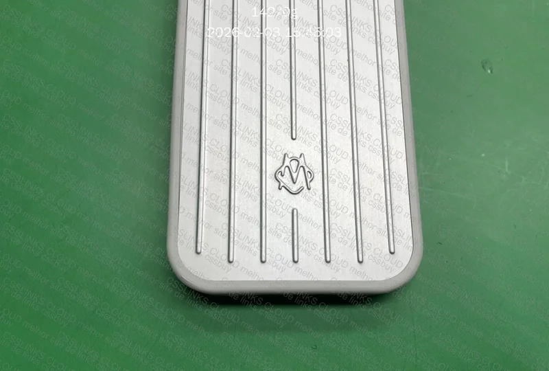 Capinha Rimowa iPhone 17 Pro 4