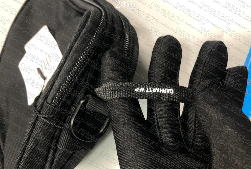 Carhartt WIP Essentials Bag 4