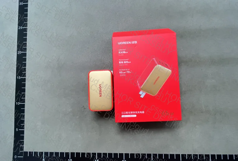 UGREEN 65W Chinese New Year Charger 3