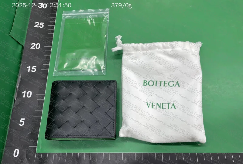 Bottega Veneta Wallet 2