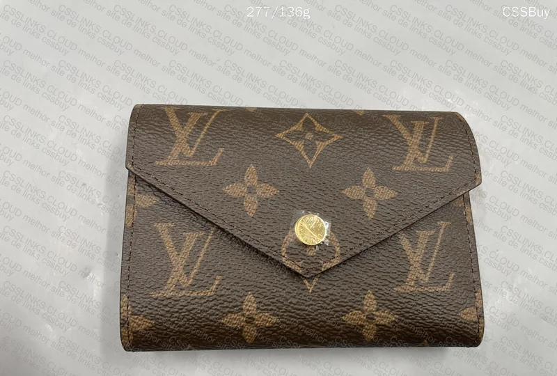 LV Women's Wallet 3