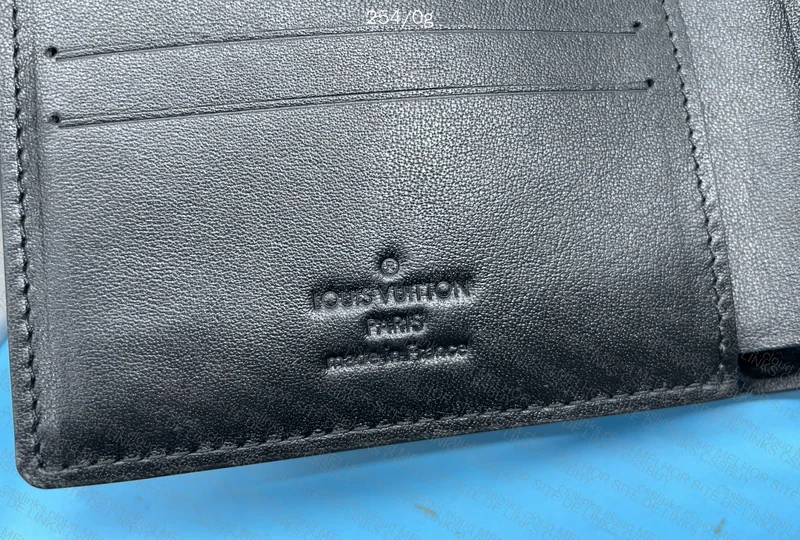 Louis Vuitton Wallet 4