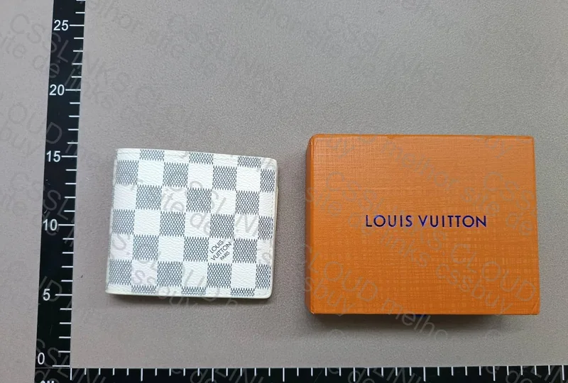 LV 30y Wallet 3