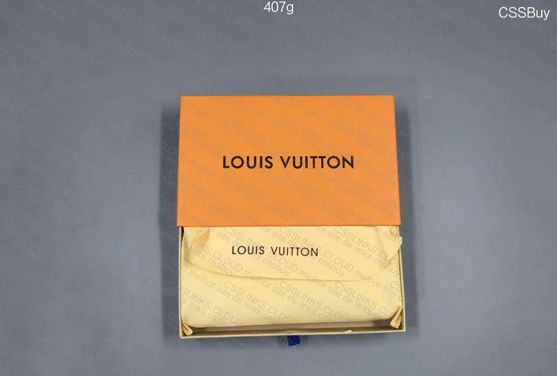 LV Women's Wallet 7