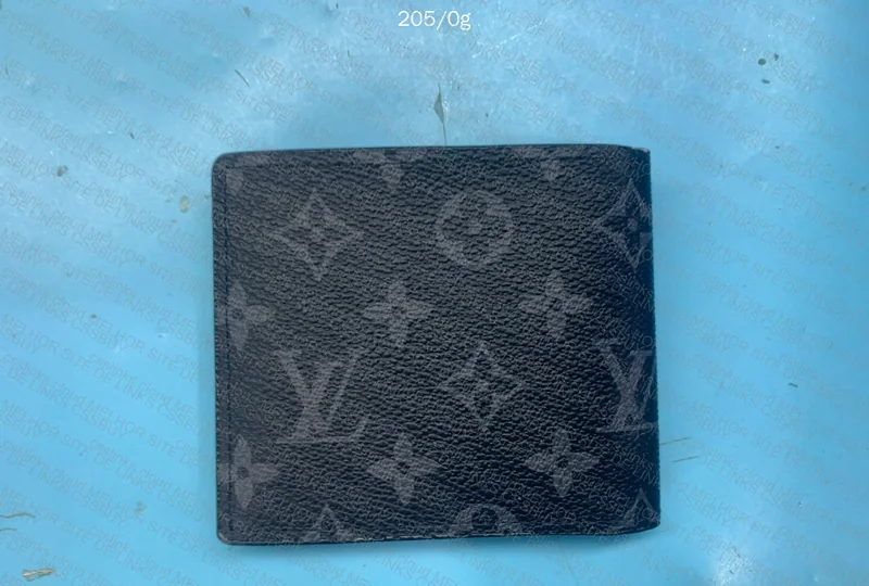 LV Wallet at a Great Price 2