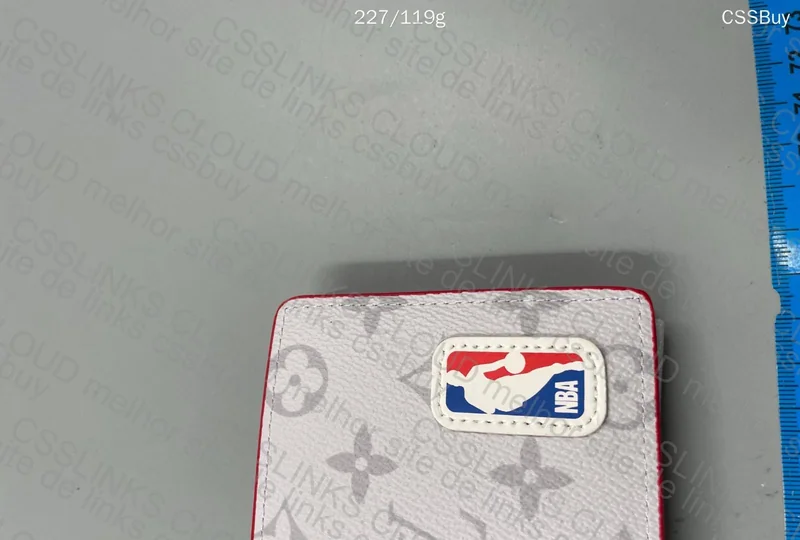 LV x NBA Wallet 3