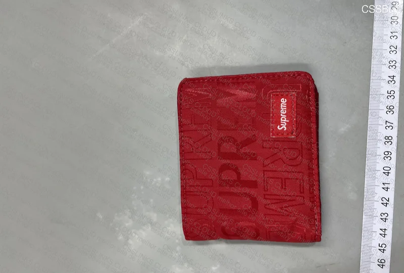 Supreme 18Y Wallet
