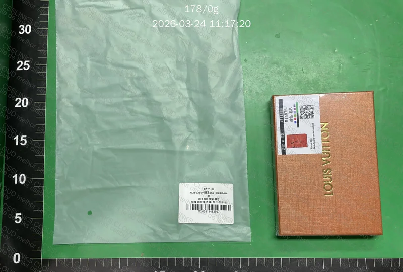 Carteira/Porta passaporte LV Tenis 9