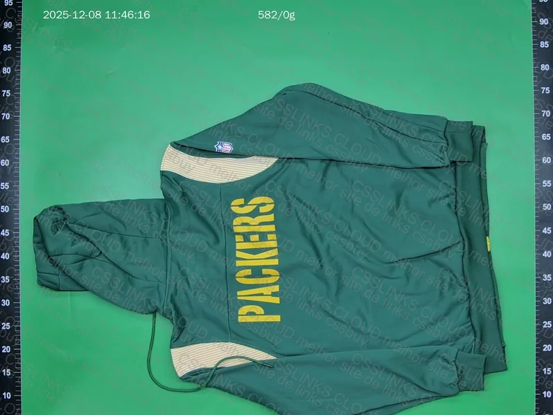 Green Bay Packers Jacket - Very Good! 4
