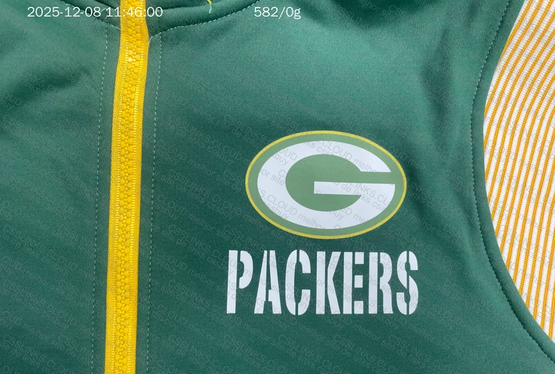 Green Bay Packers Jacket - Very Good! 5