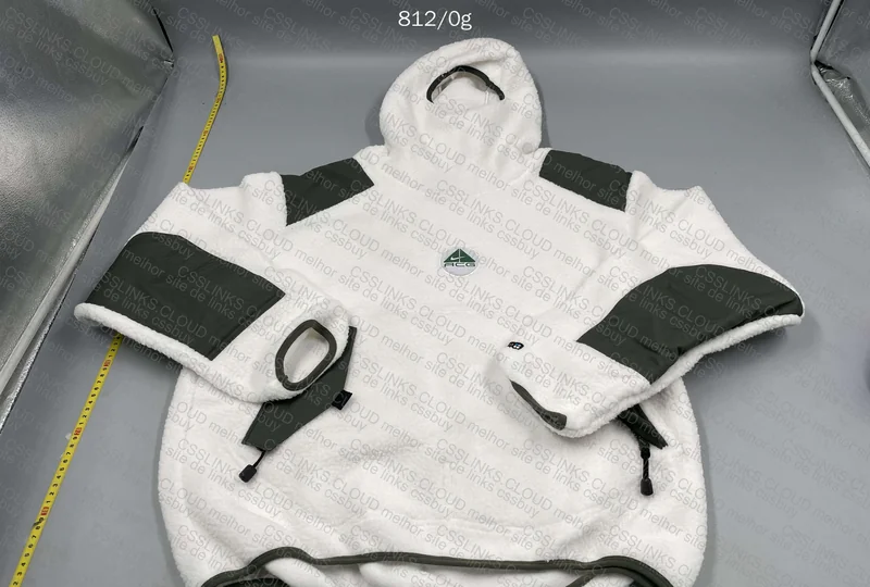 Nike ACG Hoodie 4