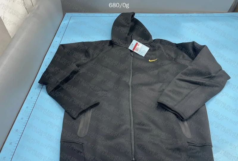 Nike Tech Fleece Hoodie 2
