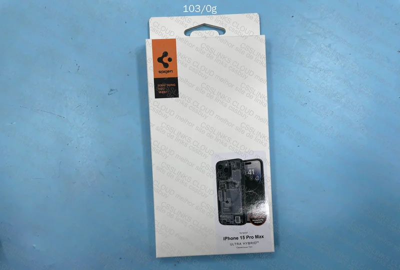 Spigen 15 Pro Max Case 4