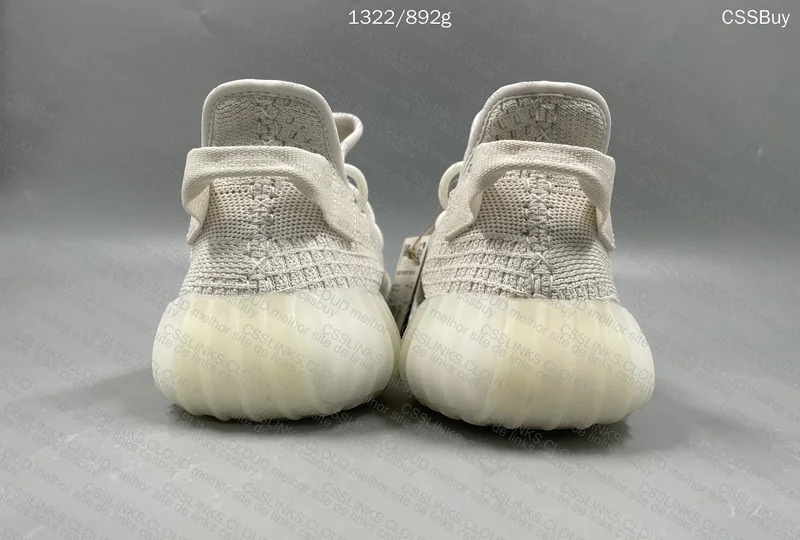 Yeezy Specialists CD 4