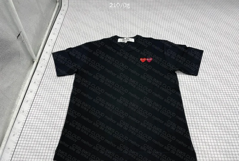 CDG Comme des Garçons Red Heart