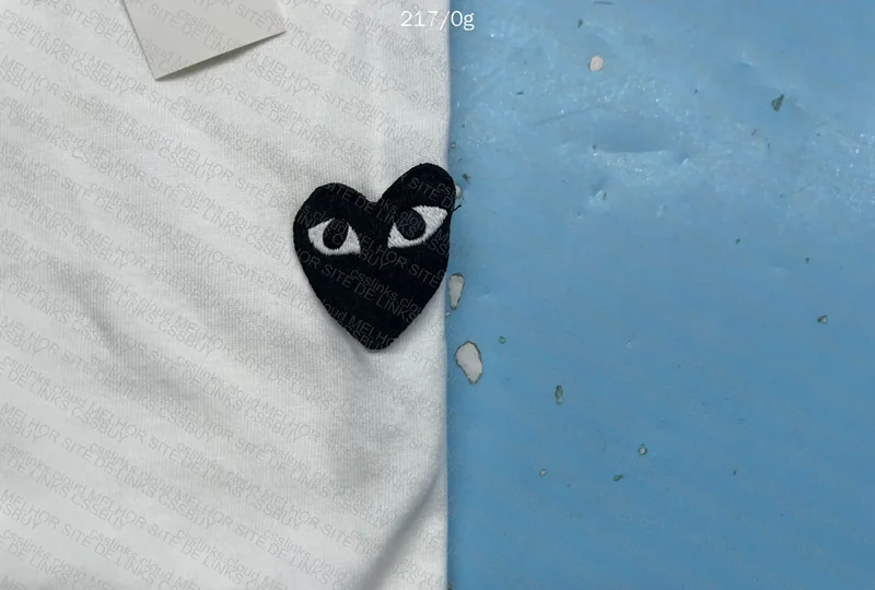 CDG T064 White Sweater Black Heart 5