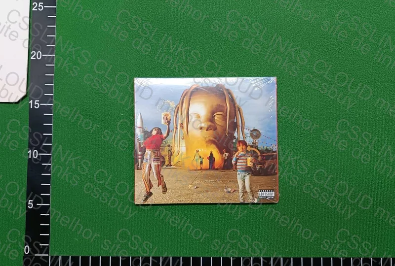 CDs Kanye e Travis