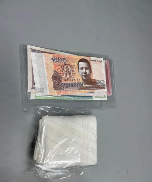 Banknotes + Cotton Glove