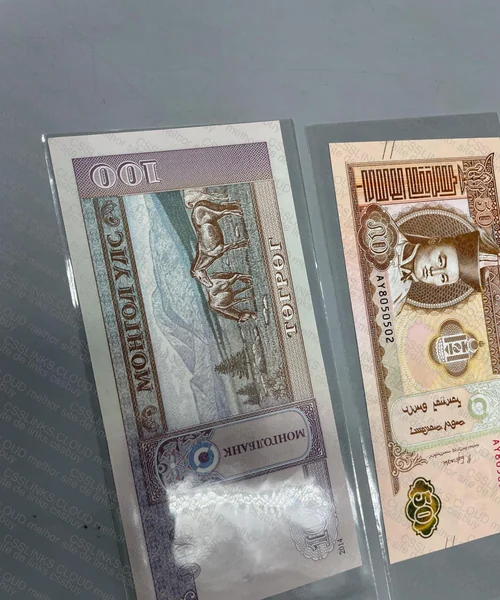 Banknotes + Cotton Glove 4